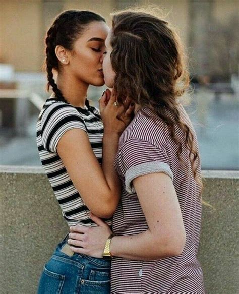 pin de cosinero en kiss en 2020 lesbianas fotos videos instagram
