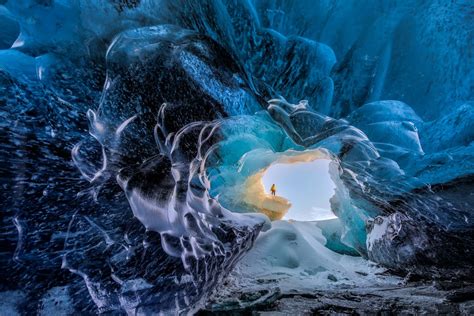 レイキャビク発｜氷の洞窟の日帰りツアーフライト付き Guide To Iceland