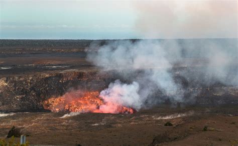 Volcano village is an award winning top destination for travelers located only one mile from hawaii volcanoes national park and close to popular places such as the green sand beach and the black sand beach. Hawaii Volcanoes National Park - Lavaseen & Vulkane auf ...