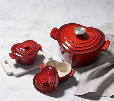 Le Creuset Cast Iron Dutch Oven Stoneware Heart Shaped In 2021