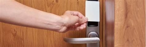 How To Select The Best Commercial Door Locks For Your Business