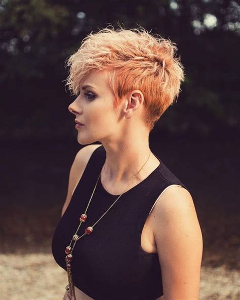 Suitable for brief hairs on the diamond, slender, and oval face. Messy Pixie Haircuts to Refresh Your Face, Women Short ...