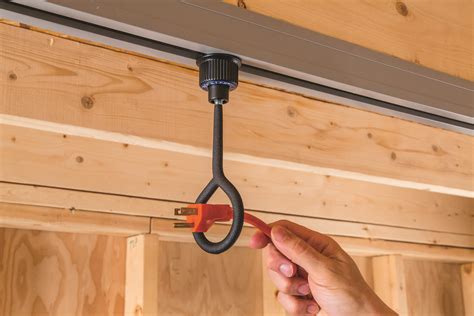 Translations of the phrase ceiling track from english to russian and examples of the use of ceiling track in a sentence with their translations: Rockler Introduces Ceiling Track System for Garage and Shop