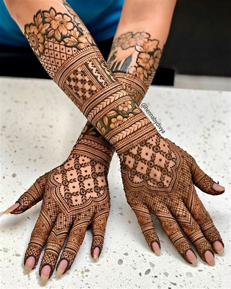 Top 31 Dainty Engagement Mehndi Designs For Bride Indian Henna Designs