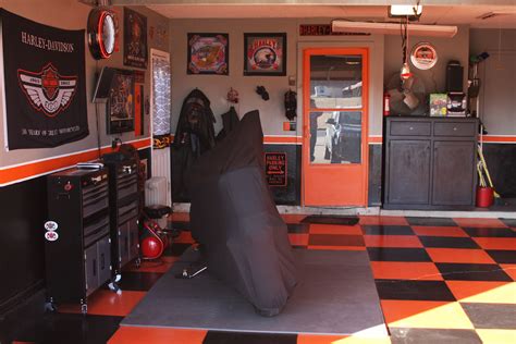 Pin By Charley Burgess On For The Home Garage Decor Harley Garage