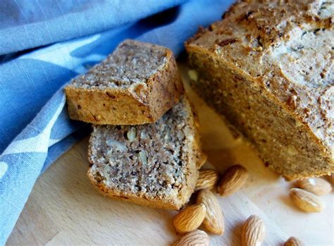 Deine lieblingsrezepte kannst du mit den richtigen ersatzstoffen einfach in einer pflanzlichen ausführung nachbacken. Veganer Nusskuchen ohne Zucker, oder auch einfach Nussbrot ...