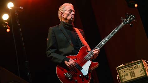 Jefferson Airplanes Jack Casady On Why He Plays Hollowbody Basses