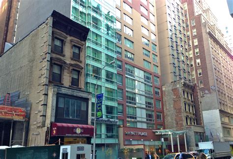 Manhattans Lonely Little Holdout Buildings Ephemeral