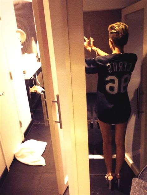 Miley Cyrus Sexy Selfies Reppin Chicago Sports Go Viral