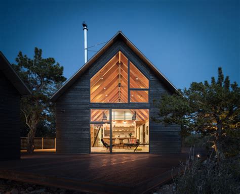 Modern Wooden Cabin By Renée Del Gaudio Architecture