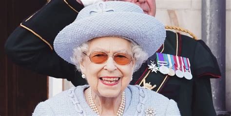 Regina Elisabeta A Ii A Sub Supraveghere Medicală în Scoția