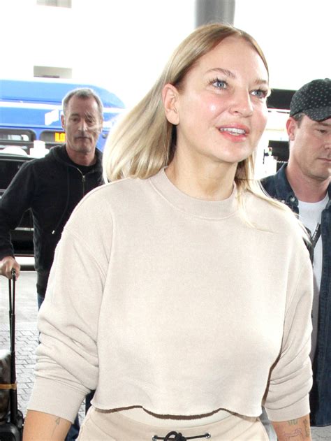 Sia Without Her Wig Is Stunning Gorgeous A Legend