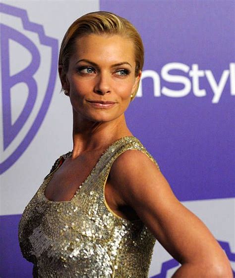 actress jaime pressly arrives at the instyle and warner bros 67th annual golden globes after