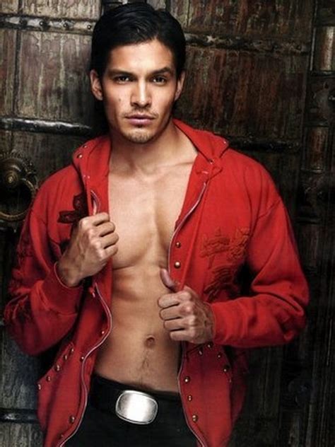 Nicholas Gonzalez Photo 4 16