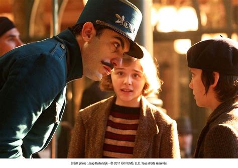 Bild Zu Sacha Baron Cohen Hugo Cabret Bild Asa Butterfield Chloë