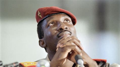 Au Burkina Faso Lancien Président Thomas Sankara élevé Au Rang De