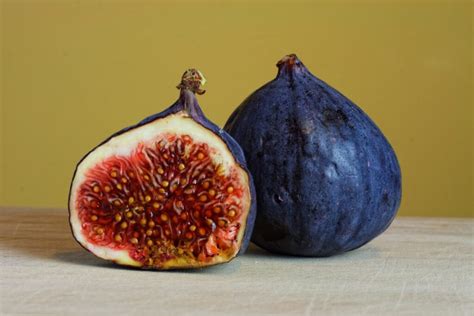 What Do Figs Taste Like Seasonal And Savory