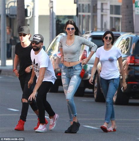 Kendall Jenner Shows Off Taut Tummy In Patterned Crop Top And Ripped