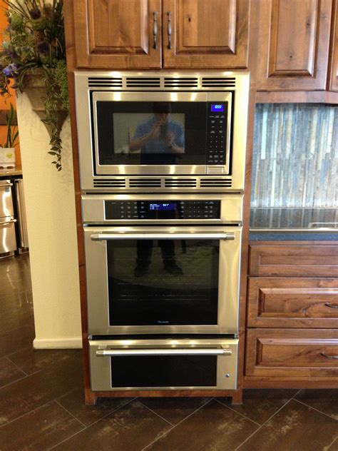 Choose from traditional models or microdrawer® style for a luxury microwave experience like no other. Thermador Triple Oven Microwave & Warming Drawer! Add a ...