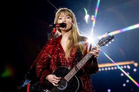 13 Best Moments From Taylor Swifts April 29 Atlanta Eras Concert