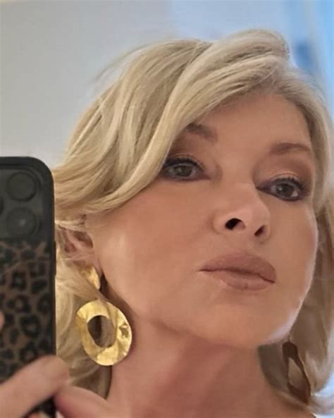 martha stewart s sexy selfie will inspire your next holiday party look