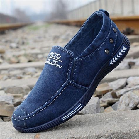 There is a huge range of canvas shoes for men who want to look classy effortlessly. Men Casual Shoes Canvas Shoes For Men Chaussure Homme ...