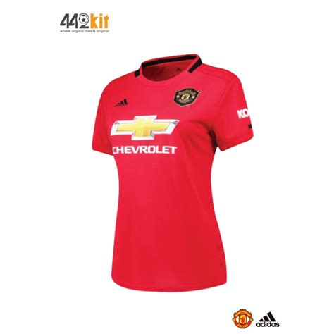 According to manchester united, manager ole gunnar solskjaer's buzzword the home jersey for the forthcoming 2020/21 season aims to encapsulate the dna of the club, using the threads of the club crest itself to produce a subtly patterned base fabric. Manchester United Football Club Home 2019-2020 Jersey (WOMAN)