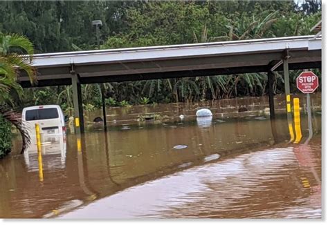 8 Inches Of Overnight Rainfall Brings Flash Flooding To Kauai Hawaii
