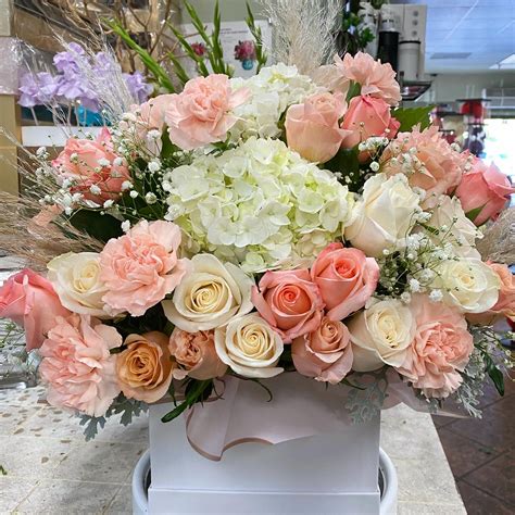 Luxury Flower Box By Hiltons Flowers