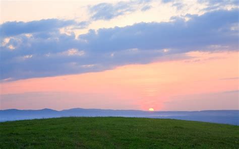 Premium Photo Pink Sunset And Countryside Landscape