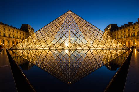 Discover The Seven Most Famous French Monuments Louvre Pyramid