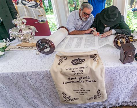 Torah Celebrated In Illinois Capital