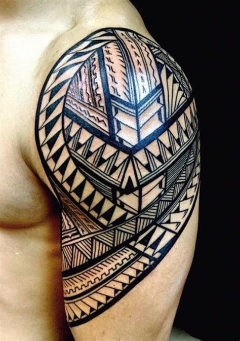 Tatuarse un tatuaje de estilo maorí en el hombro suele ser un inicio para terminar tatuándose el resto de pectoral. +536 Tatuajes de BRAZALETES MAORÍES【Hombre _ Mujer】 en 2020 | Tatuaje maori, Tatuaje maori ...