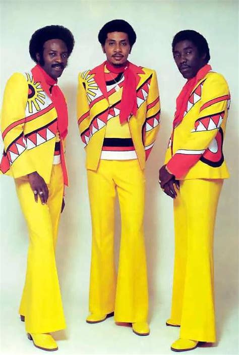 the o jays now these are what you call outfits they were very brave to wear them mellow