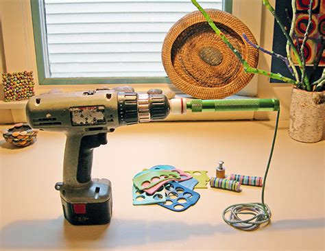 In this tutorial i will show step by step how to make a flower cane using basic shapes from an extruder. Tinapple - Polymer Clay Extrusions - BullensWullens