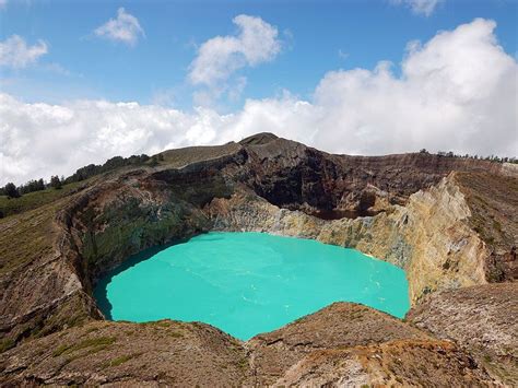 Top World News 15 Most Amazing Crater Lakes On Earth