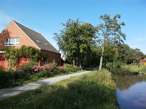 Und natürlich gehört auch das fröhliche moin der einheimischen. Ferienwohnung Norden Norddeich, Ostfriesland Haus am Fluß ...