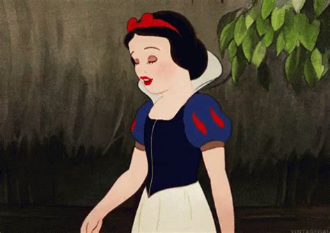 Muah GIF Snow White Snow White And The Seven Dwarfs Kiss Откривајте и делите GIF ове