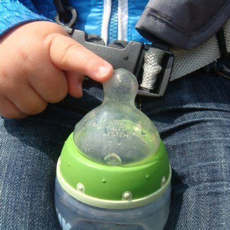 What is a baby feeding schedule? Bottle Feeding | Baby bottles & Teats | The Kiddie Company