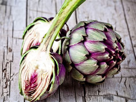 Foglie esterne, gambi e puntine delle foglie interne, finiscono direttamente dentro alla spazzatura ma noi abbiamo pagato. Le proprietà benefiche del carciofo | Dott.ssa Monica ...