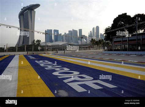 Singapore 2015 F1 Marina Bay Street Circuit Stock Photo Alamy