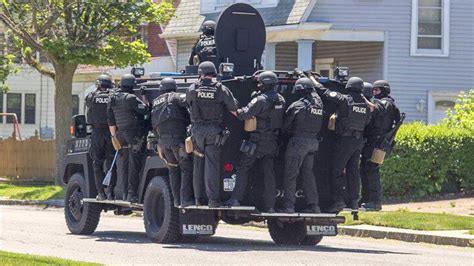 🚔10 Craziest Police And Swat Raids Youtube