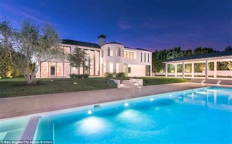 Inside The Mansion Kim Kardashian And Kanye West Sold Daily Mail Online