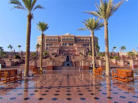 Globo Rep Rter Hotel Em Abu Dhabi Oferece Hamb Rguer Salpicado De Ouro