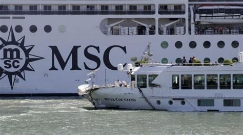Out Of Control Cruise Ship Crashes Into Boat In Venice 4 Tourists