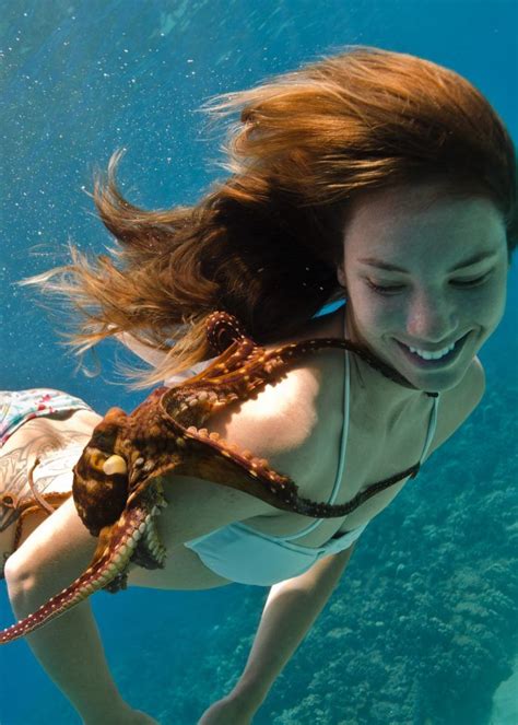 Girl With Octopus Underwater Photography Underwater Underwater Photos