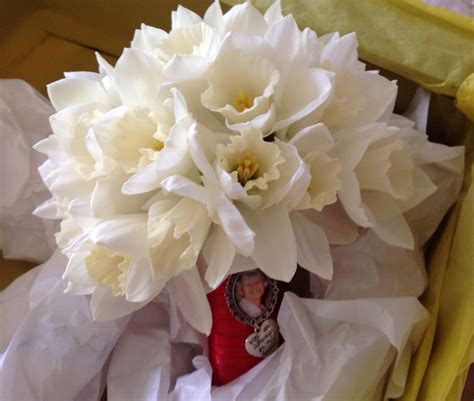 White Daffodil Bridal Bouquet By No1 For Flowers Woodland Wedding