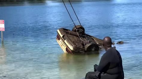 Police Find 30 Cars Sunken In Florida Lake Wsoc Tv