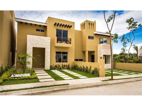 Edificación independiente de la vivienda con muchas po. Casas en Venta en Playa del Carmen