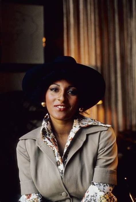 Stunning Photos Of Pam Grier In The 1970s Rare Historical Photos